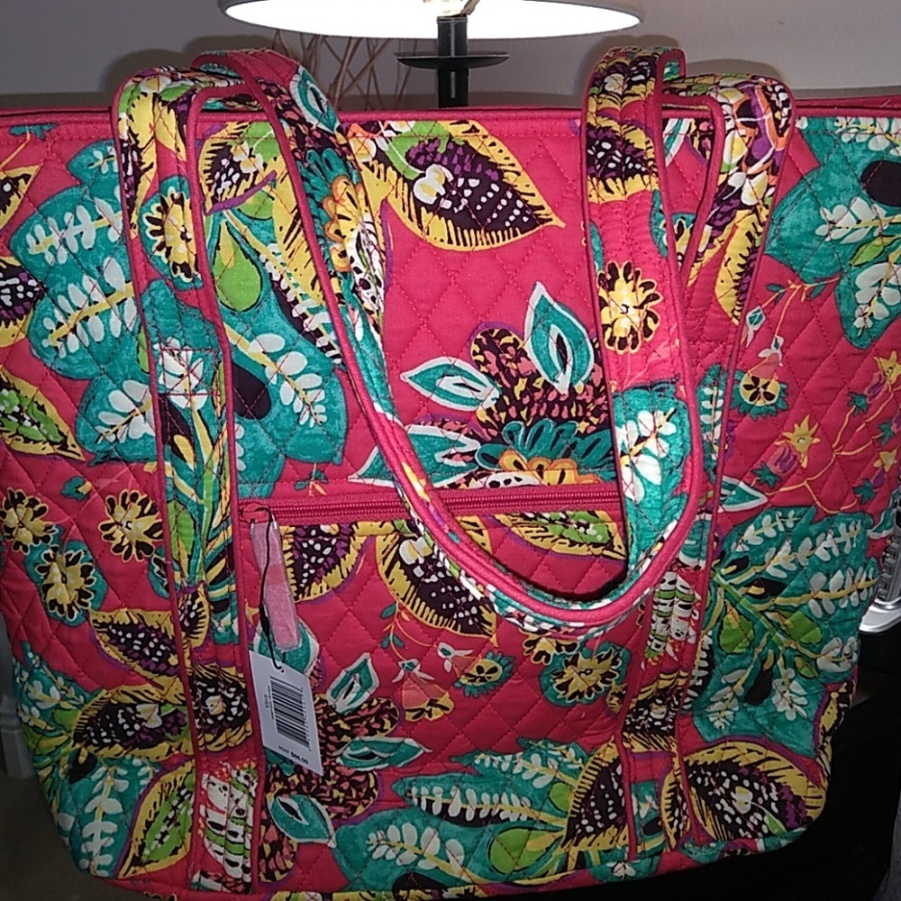 Vera Bradley VERA TOTE in Rumba